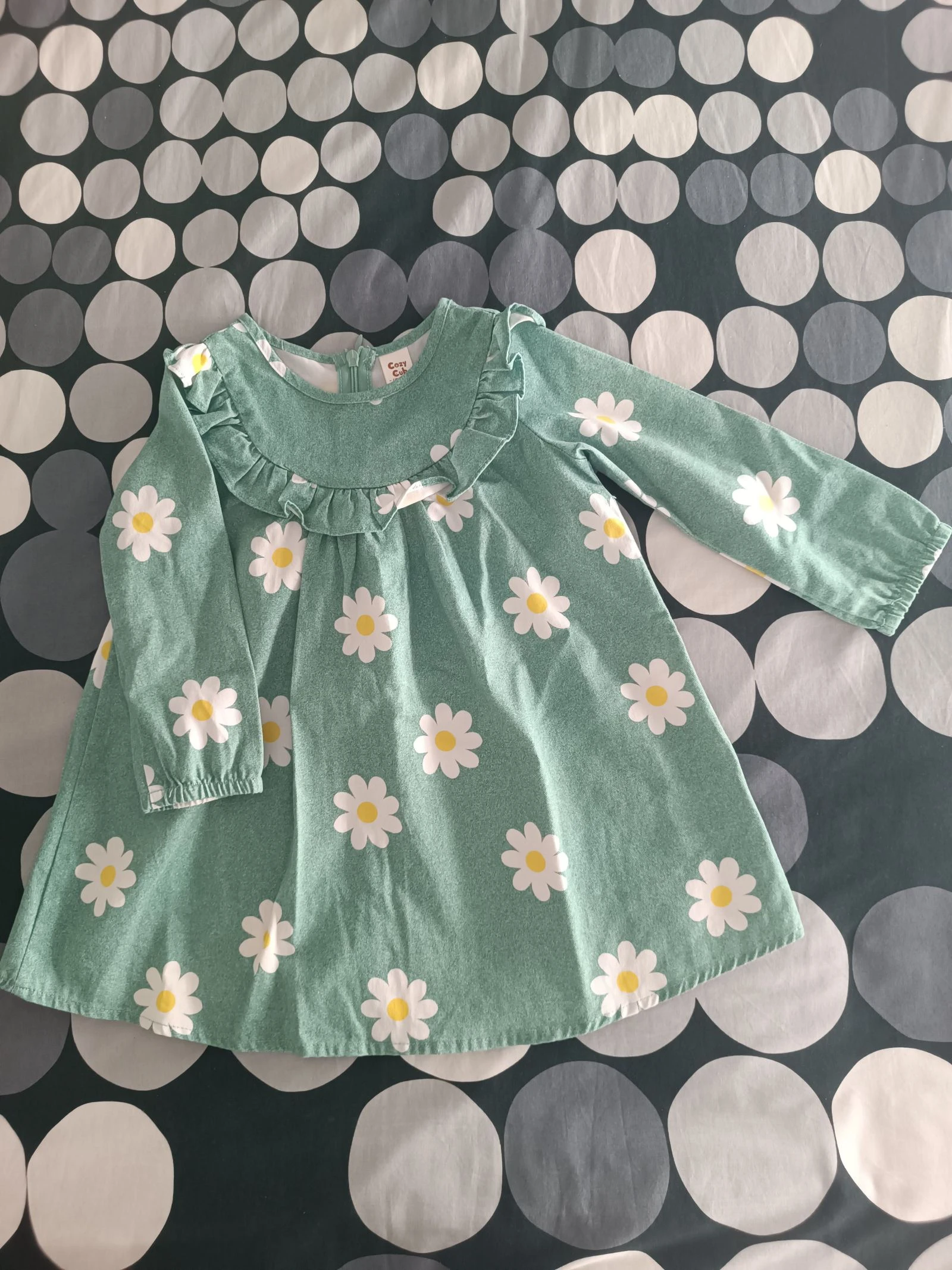 Vestido verde com flores da Cozy Cub 18-24 meses